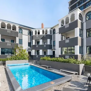  Apartment Warwick Mansions 12